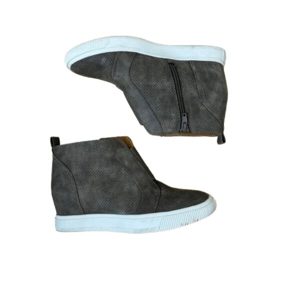 DOLCE VITA Kalista Perforated Wedge Sneaker Bootie Size 8.5 - Picture 1 of 10
